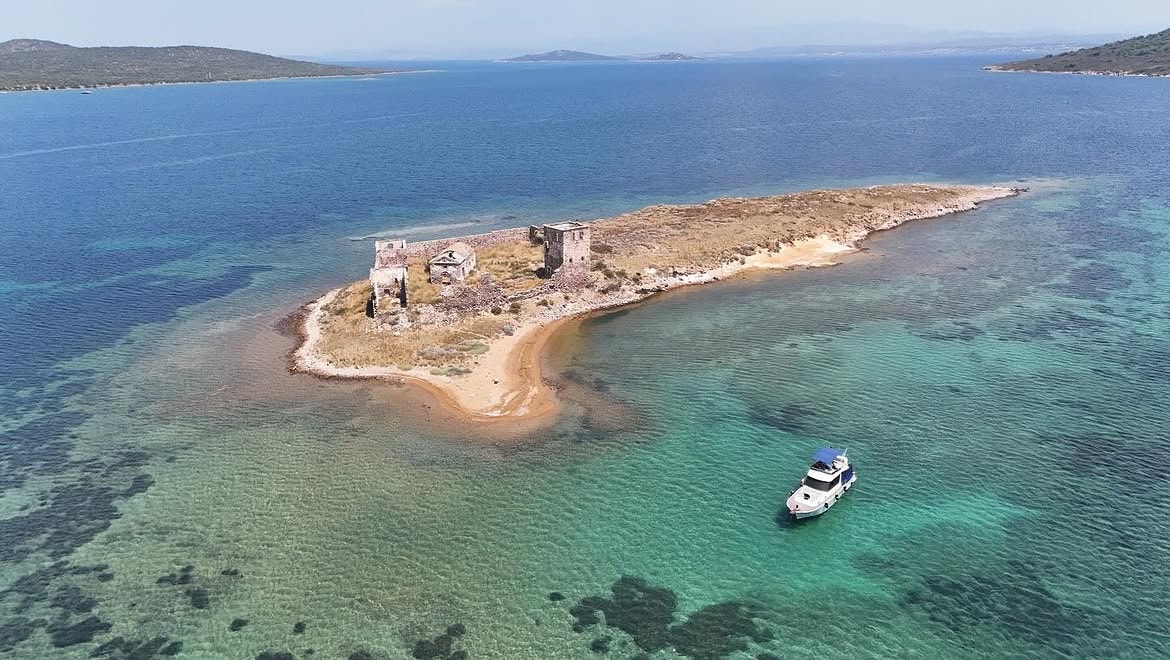 Güvercin Adası Kızlar Manastırı (Ai Yorgi)