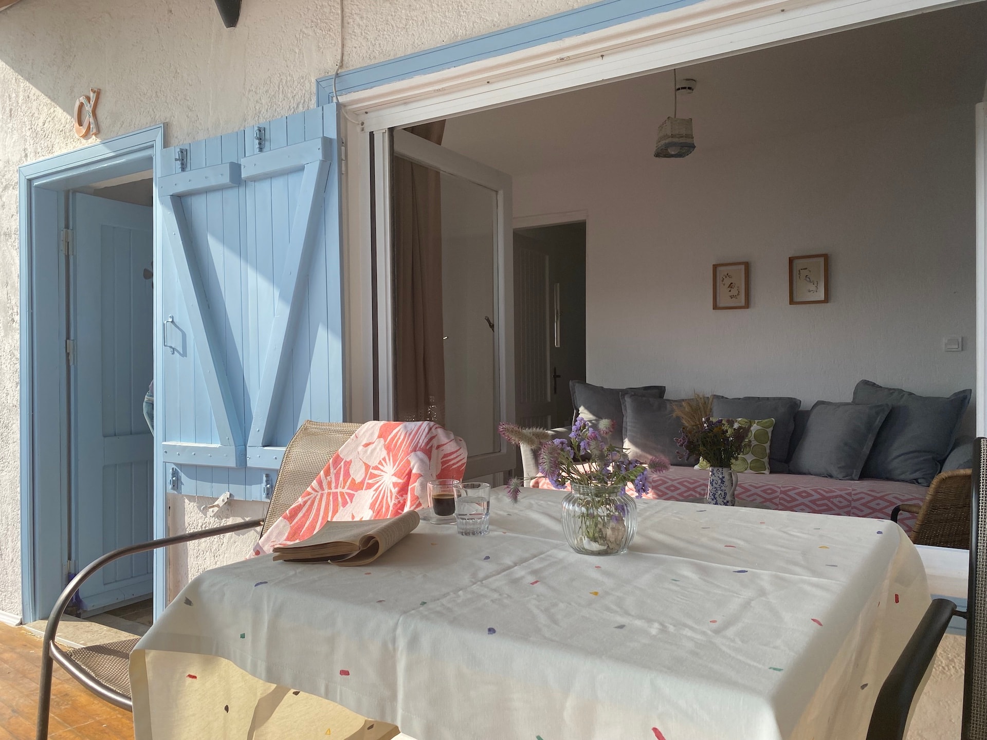 Oda 1 — Suit — geniş veranda, deniz manzarası — fotoğraf 1/5